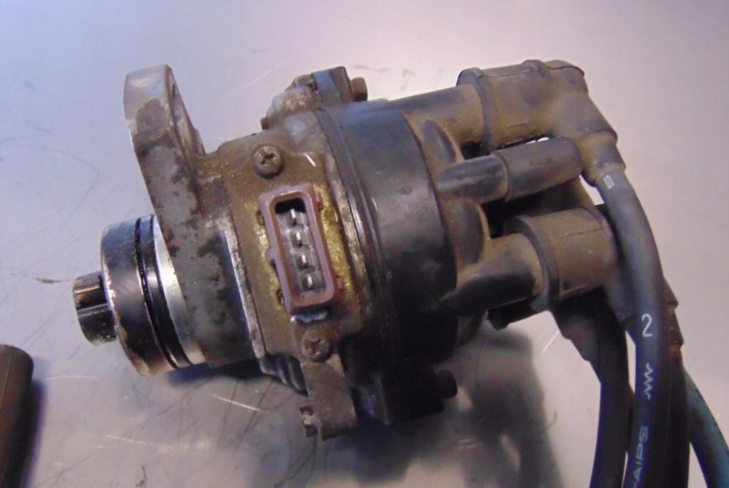 Kia Sephia II sedan 1.5 16v petrol 40 kW 1998  Rozdeľovač 370182000