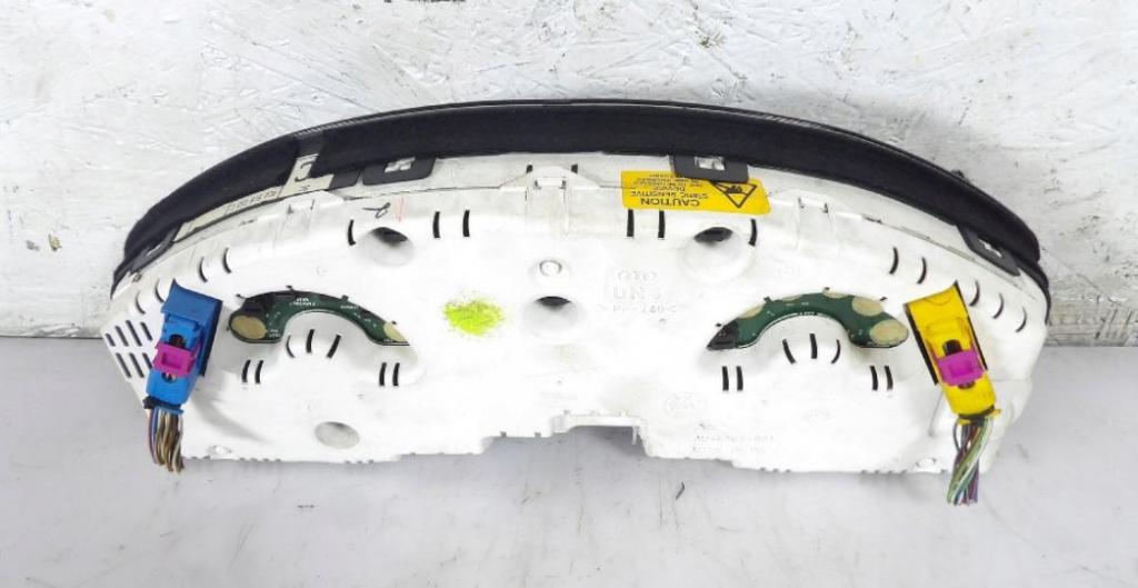 Audi A4 B5 1994-2001 sedan 1.6 petrol MT 74 kW 1996  Prístrojová doska 8D0919033C