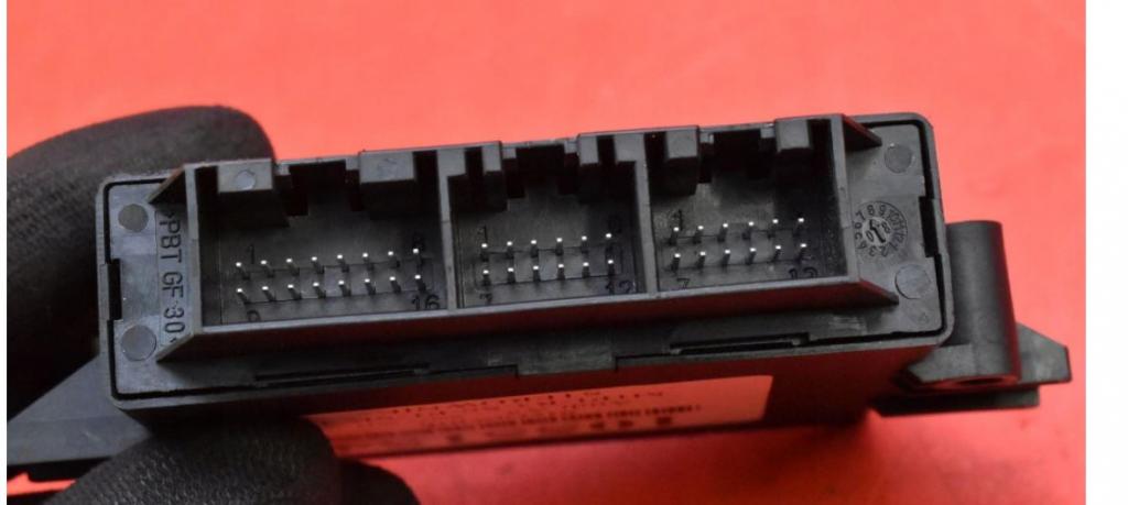 Audi A4 B8 2007-2015 combi 2.0 TDI diesel MT 105 kW 2008  Modul parkovacích senzorov 8K0919475E