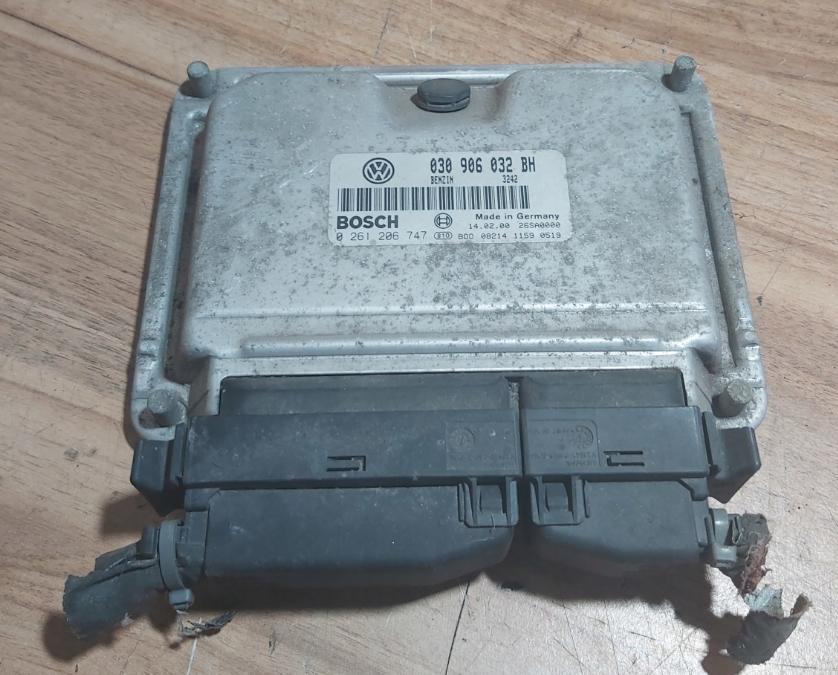 Volkswagen Lupo hatchback 1.0 petrol MT 37 kW Riadiaca jednotka motora 030906032BH 0261206747