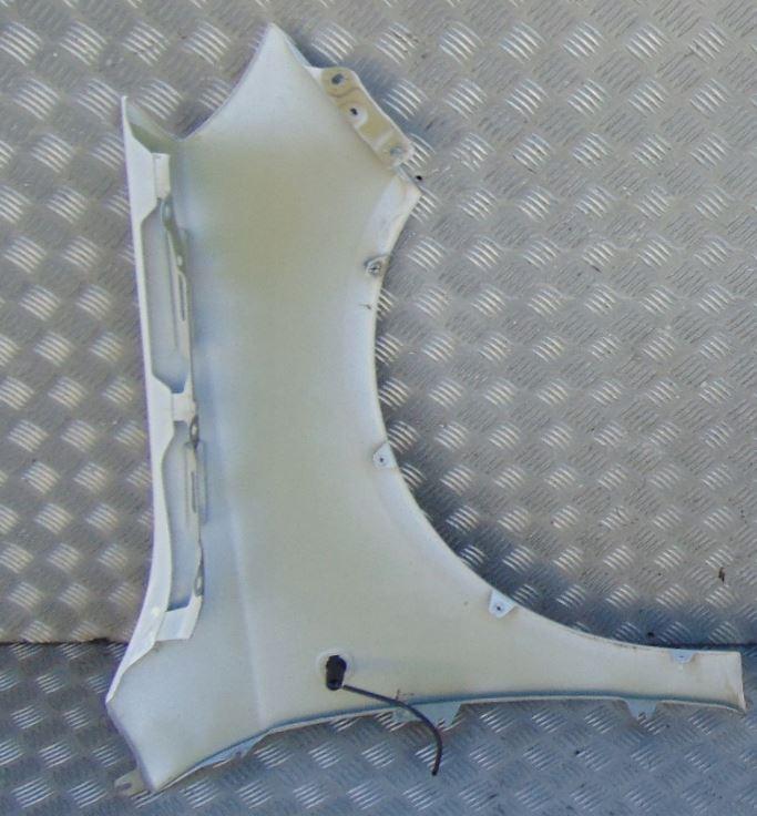 Skoda Fabia II 2007-2014 hatchback 1.2 12v petrol MT 51 kW 2008  Blatník predný ľavý