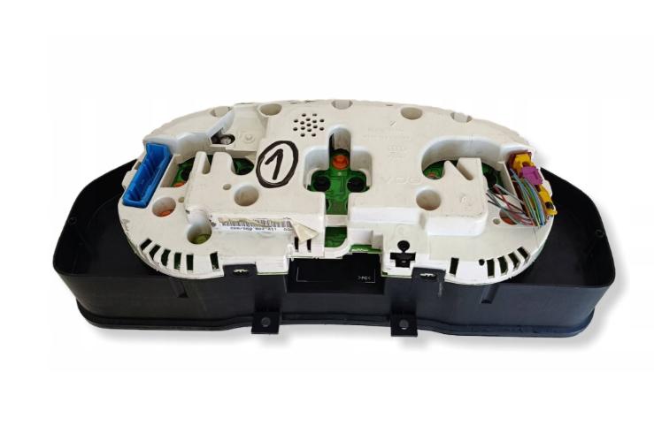 Audi A4 B5 1994-2001 sedan 1.6 petrol MT 74 kW  Prístrojová doska 8D0919033cx