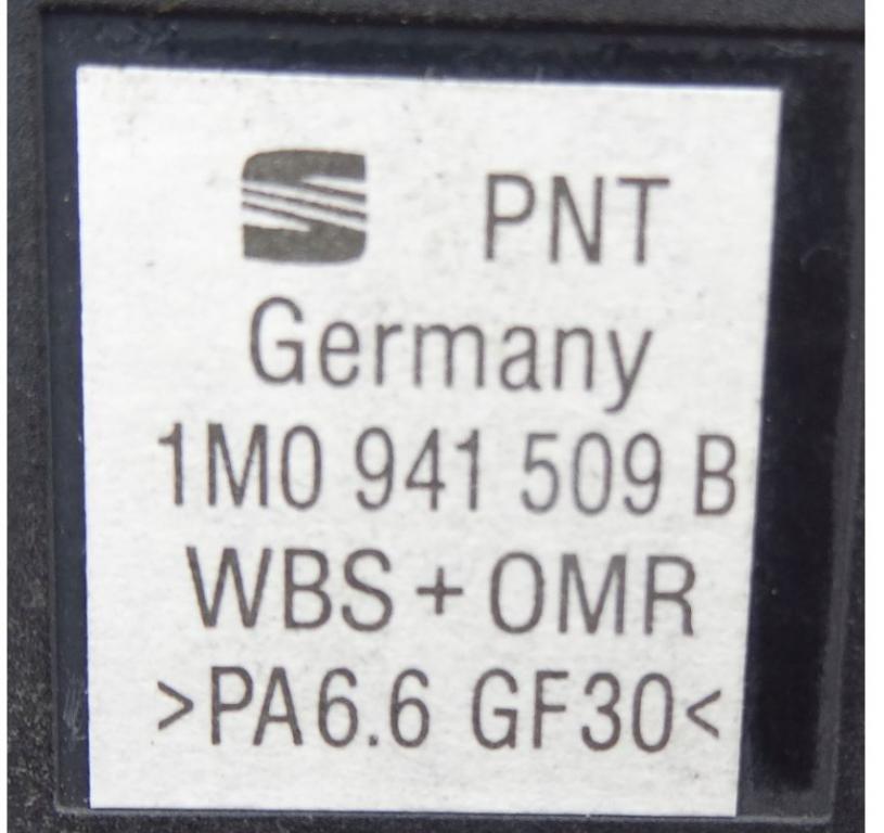 Seat Leon I 1999-2005 hatchback 1.9 TDI diesel MT 81 kW 1999  Prepínač výstražných (núdzových) svetiel 1M0941509B