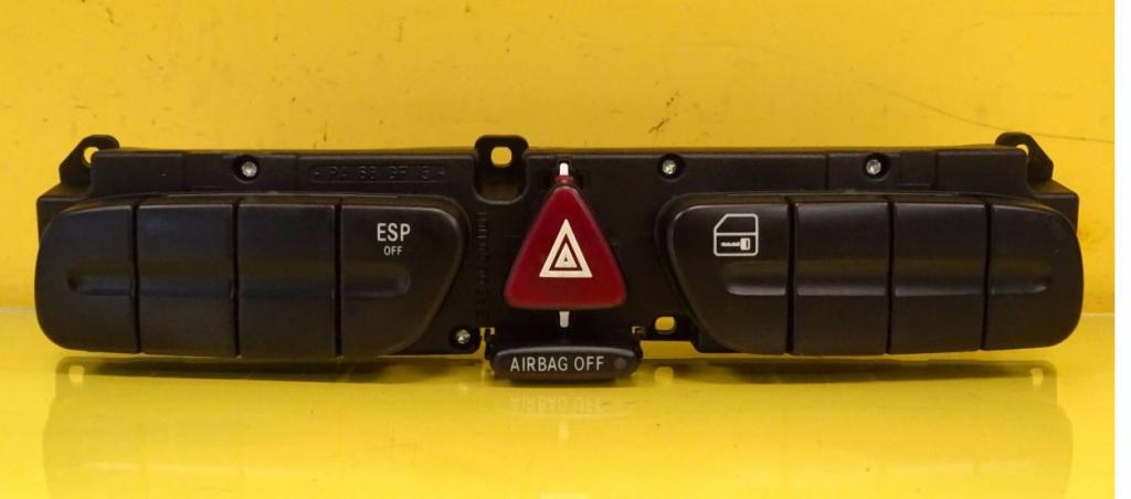 Mercedes C W203 2000-2007 sedan 2.0 petrol 120 kW 2000  Prepínač výstražných (núdzových) svetiel 2038217058