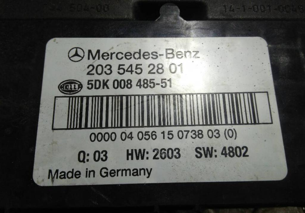 Mercedes C W203 2000-2007 sedan 1.8 petrol 105 kW 2005  Poistková skrinka 2035452801