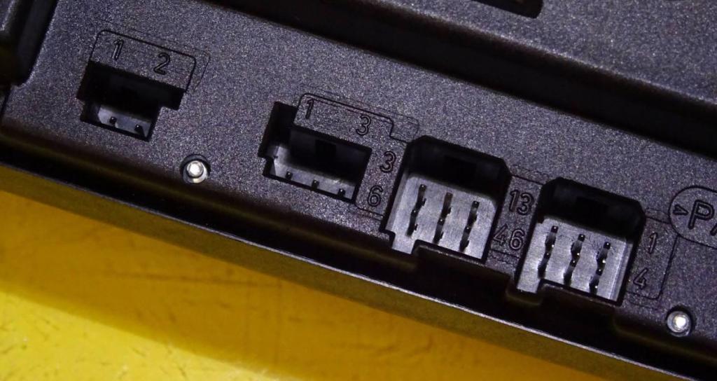 Mercedes C W203 2000-2007 sedan 2.0 petrol 120 kW 2000  Prepínač výstražných (núdzových) svetiel 2038217058