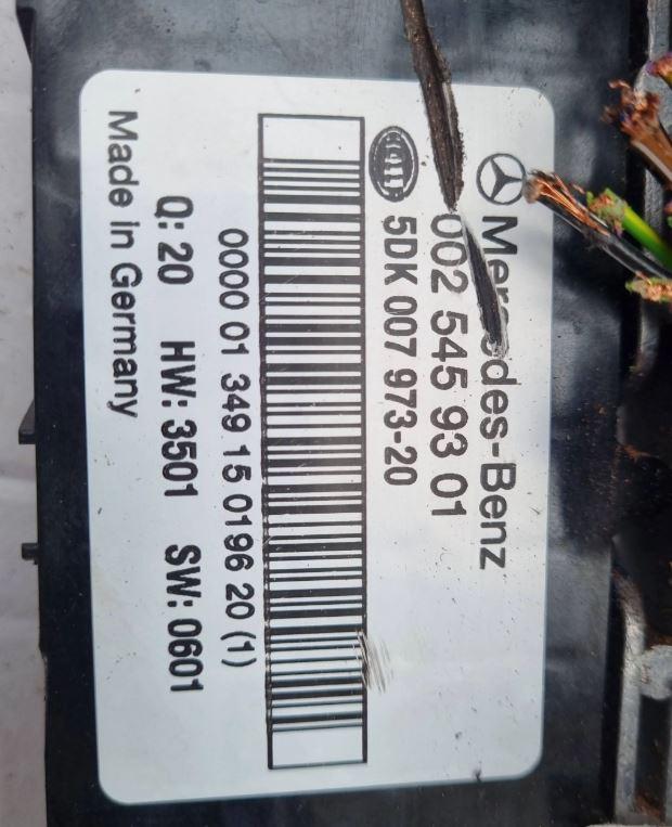 Mercedes C W202 1993-2001 sedan 2.2 CDI diesel MT 92 kW 1998  Poistková skrinka 0025459301