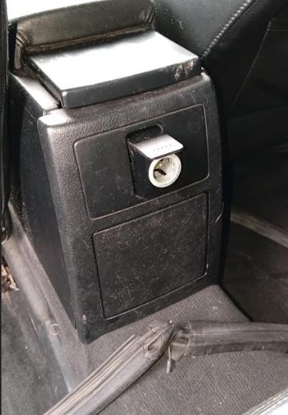 Volkswagen Passat B5 1995-2005 combi 1.9 TDI diesel MT 96 kW 2003  Stredový tunel zadny kryt