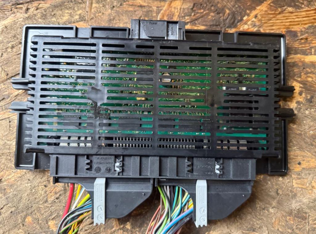 BMW 1 E87 2004-2011 hatchback 2.0 D diesel AT 120 kW 2006  Modul komfortu 61356987995-01