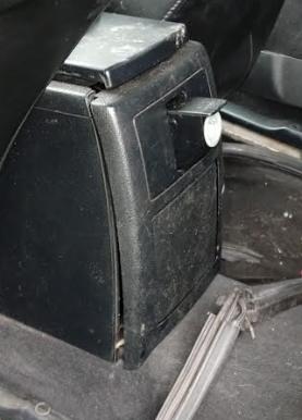 Volkswagen Passat B5 1995-2005 combi 1.9 TDI diesel MT 96 kW 2003  Stredový tunel zadny kryt 