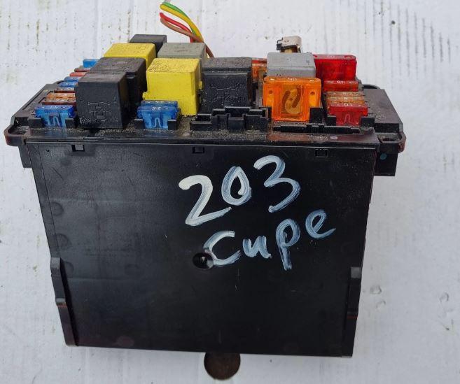 Mercedes C W202 1993-2001 sedan 2.2 CDI diesel MT 92 kW 1998  Poistková skrinka 0025459301