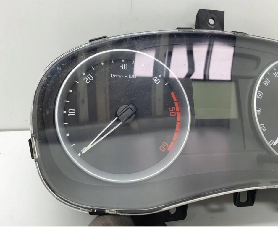 Skoda Roomster hatchback 1.9 TDI diesel BSW MT 77 kW 2007  Prístrojová doska 5J0920810C