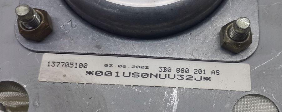 Volkswagen Golf IV 1997-2003 hatchback 1.9 TDI diesel MT 85 kW 2001  Airbag volantu 3B0880201AS