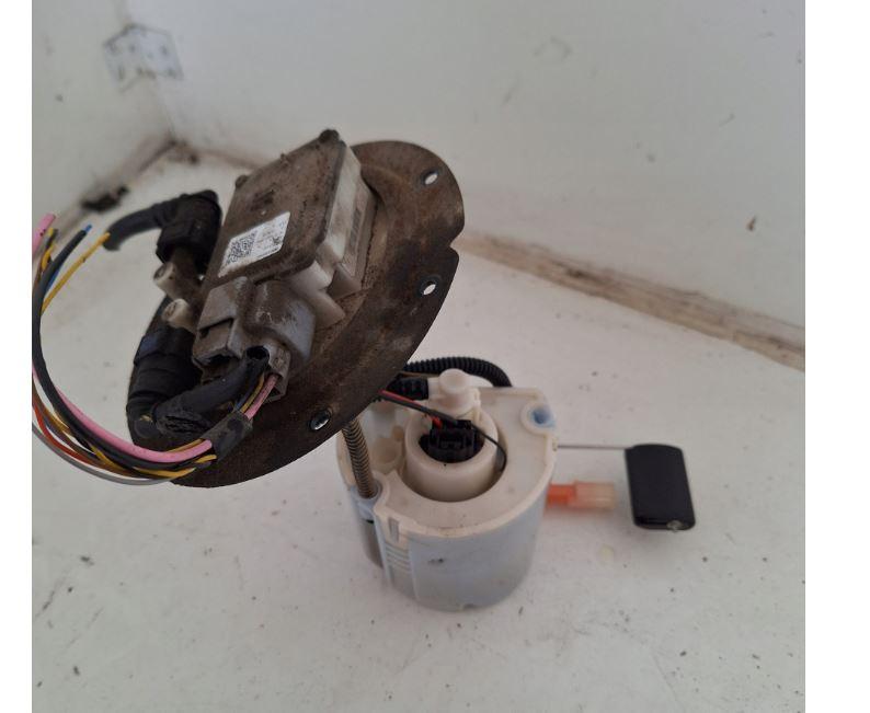 Hyundai I40 combi 1.7 CRDI diesel AT 104 kW 2016  Palivova pumpa 31110-3V900