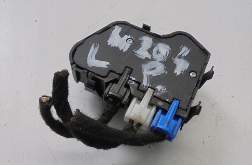 Mercedes C W204 2007-2014 sedan 2.2 CDI diesel AT 125 kW 2008  Prepínač A2048708910