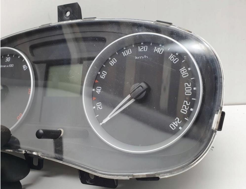 Skoda Roomster hatchback 1.9 TDI diesel BSW MT 77 kW 2007  Prístrojová doska 5J0920810C