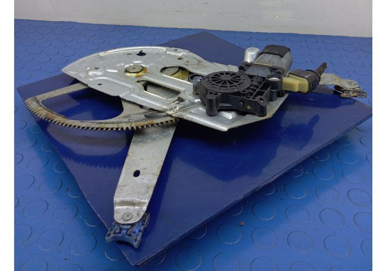 Volvo S60 I 2000-2010 sedan 2.4 20v petrol MT 103 kW 2000  Mechanizmus sťahovania okna predný pravý 8626963RH 101354-XXX