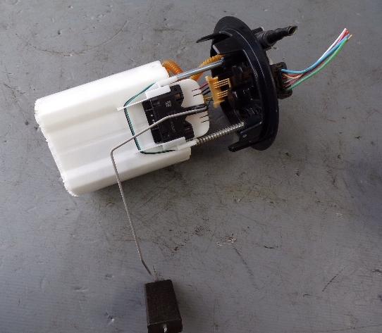 Citroen C4 II 2010-2017 hatchback 1.2 THP petrol MT 96 kW Palivové čerpadlo 9801102280