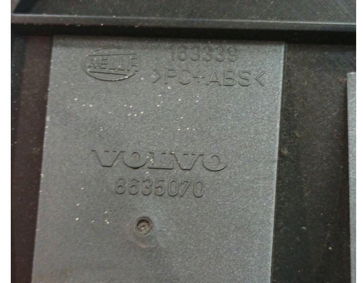 Volvo S80 II 2006-2016 sedan 2.4 D5 diesel MT 120 kW 2007  Brzdové svetlo zadné (horné) 8635070