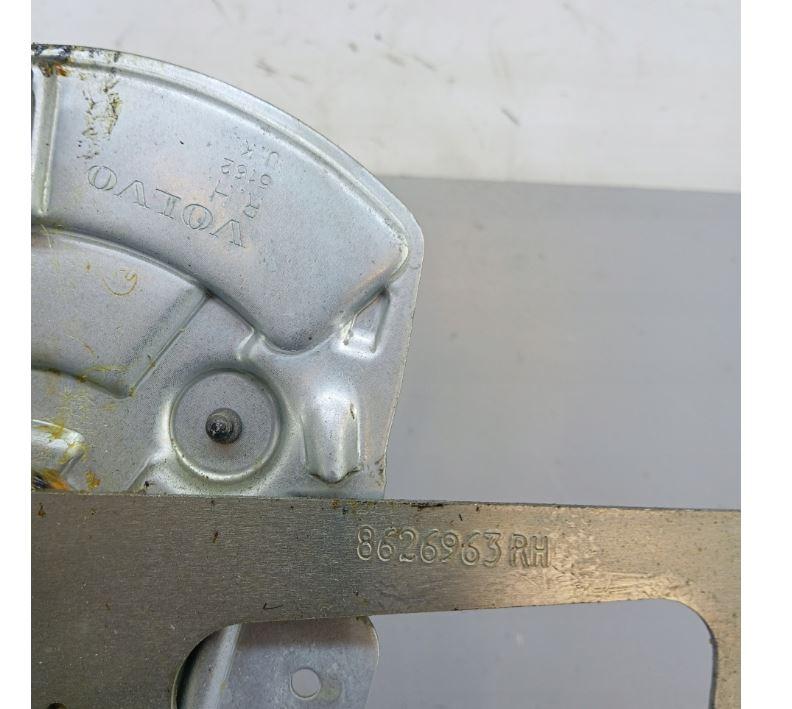 Volvo S60 I 2000-2010 sedan 2.4 20v petrol MT 103 kW 2000  Mechanizmus sťahovania okna predný pravý 8626963RH 101354-XXX