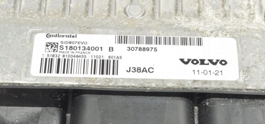 Volvo V50 combi 2.0 D diesel MT 100 kW 2010  Riadiaca jednotka motora 30788975