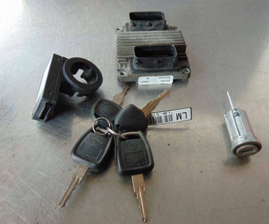Opel Astra II 1998-2009 hatchback 1.6 petrol Riadiaca jednotka motora (štartovací komplet) 09353489