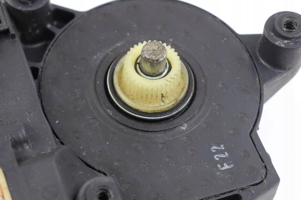 Skoda Octavia II 2004-2013 hatchback 1.9 TDI diesel MT 77 kW 2009  Motorček okien predný ľavý 104411-302