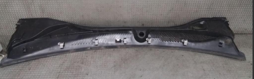 Renault Thalia II 2008-2013 sedan 1.2 16v petrol MT 55 kW 2009  Torpédo (plast pod čelným sklom) 8200699940