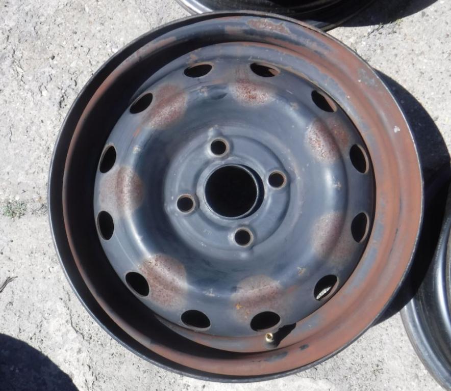 Hyundai Getz hatchback 1.1 petrol MT 46 kW 2003  Plechový disk 5JX14 ET 46