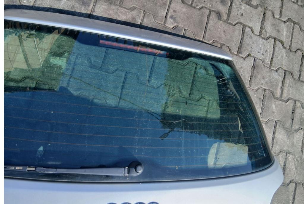 Audi A4 B5 1994-2001 combi 1.6 SR petrol MT 75 kW 2001  Kapota zadná (kufor)