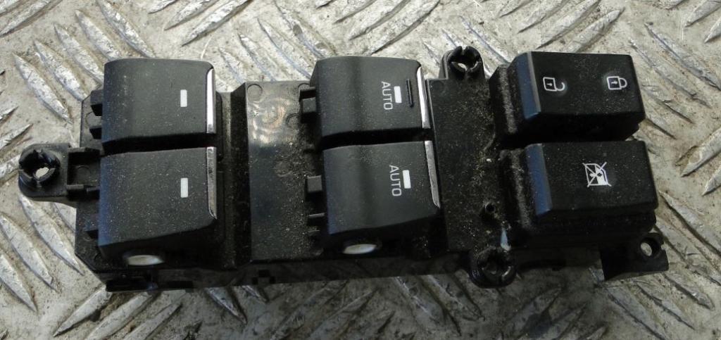 Hyundai Tucson III 2015-2021 TL suv   Prepínač ovládania okna predný ľavý 93570D3500