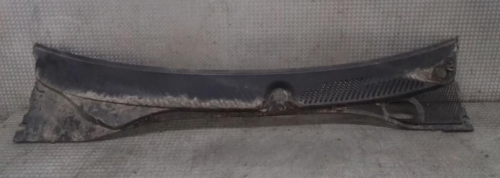 Renault Thalia II 2008-2013 sedan 1.2 16v petrol MT 55 kW 2009  Torpédo (plast pod čelným sklom) 8200699940