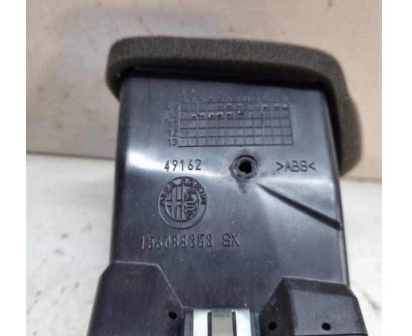 Alfa Romeo Giulietta hatchback 1.4 T petrol 125 kW 2012  Mriežka kúrenia (fukár) 156088353