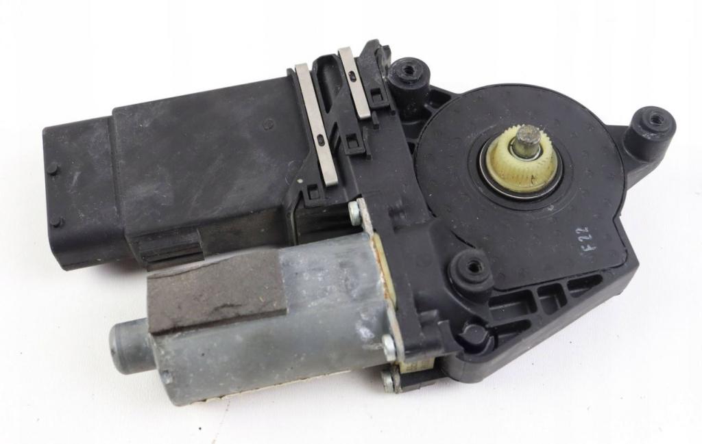 Skoda Octavia II 2004-2013 hatchback 1.9 TDI diesel MT 77 kW 2009  Motorček okien predný ľavý 104411-302