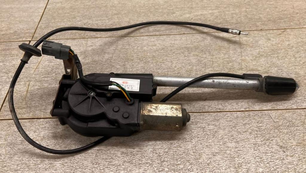 Kia Sorento I 2003-2009 hatchback 2.5 CRDI diesel AT 103 kW 2002  Anténa 96220-3E001