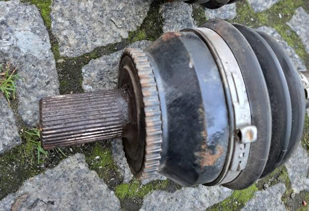 Volvo XC90 I 2002-2014 suv 2.4 D5 diesel AT 120 kW 2004  Poloos predná ľavá P30783117