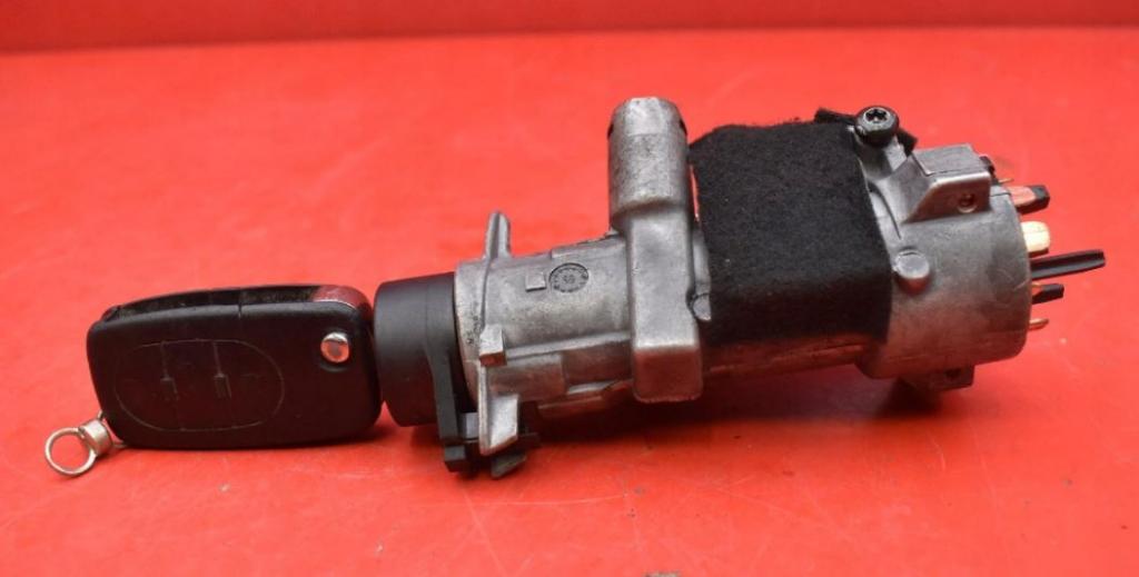 Audi A8 D2 1994-2002 sedan 4.2 V8 petrol AT 220 kW 1995  Spínacia skrinka 4B0905851