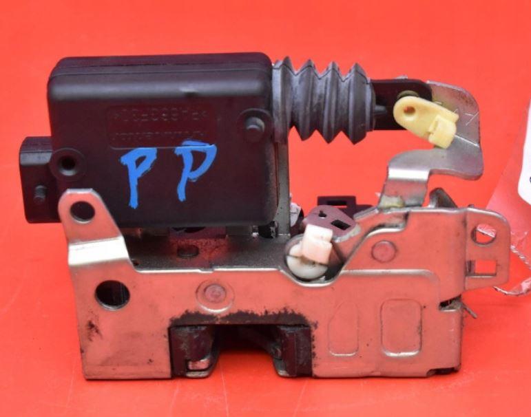 Renault Thalia II 2008-2013 sedan 1.2 16v petrol MT 55 kW 2009  Zámok dverí predný pravý 805024379R