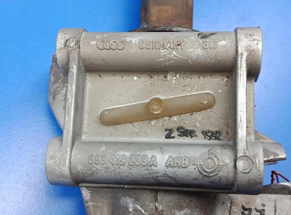 Audi 80 B4 1991-1994 Tyč riadenia (volantu) 893419565E