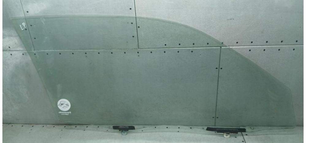 Toyota Corolla E11 1997-2002 hatchback 1.4 16v petrol MT 63 kW 1998  Sklo predných ľavých dverí