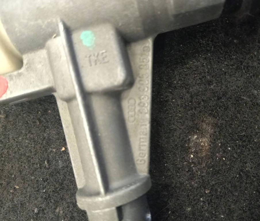 Audi 80 B4 1991-1994 Spínacia skrinka 893905851