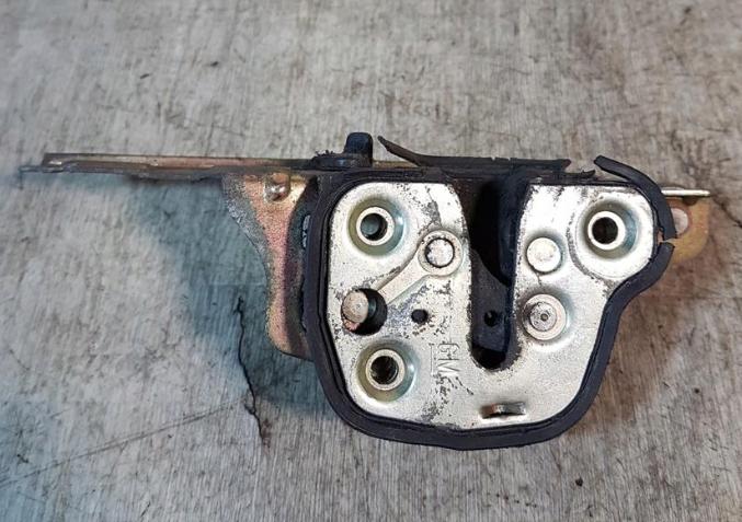 Opel Corsa B 1993-1999 hatchback 1.0 12v petrol MT 40 kW 1999  Zámok dverí zadný pravý 90494880