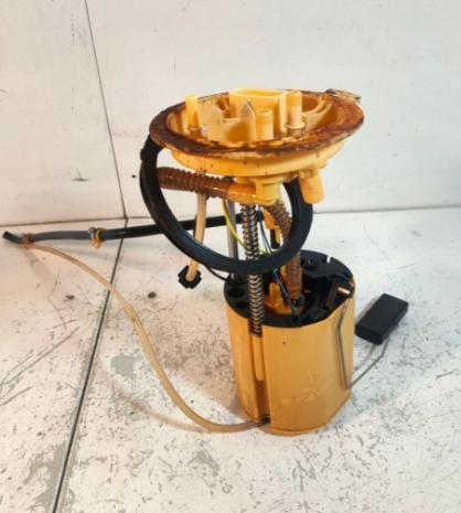 Audi A4 B7 2004-2008 combi 3.0 TDI diesel AT 171 kW 2006  Palivové čerpadlo 8E0919050Q