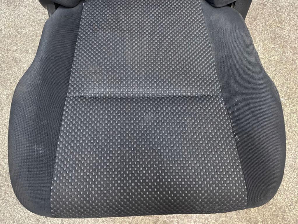 Suzuki Grand Vitara II 2005-2014 hatchback 1.6 16v petrol MT 78 kW 2008  Sedadlo predné ľavé vyhrievane