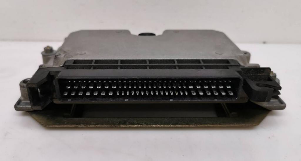 Peugeot 306 hatchback 1.4 petrol MT 55 kW 1995  Riadiaca jednotka motora 9630985380 0261204494