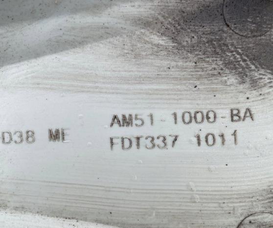 Ford Mondeo Mk3 2000-2007 sedan 2.0 TDCI diesel MT 96 kW 2005  Puklica AM51-1000-BA