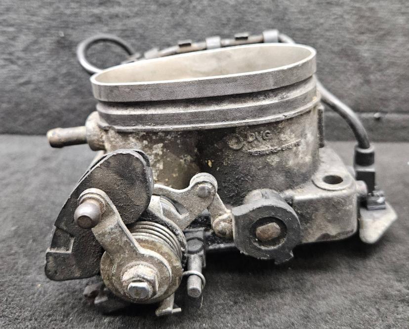 Audi 80 90 100 Škrtiaca klapka 048133154 0280120426