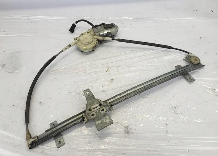 Nissan Terrano II 1992-2006 hatchback 2.4 12v petrol 91 kW 1995  Mechanizmus sťahovania okna predný ľavý