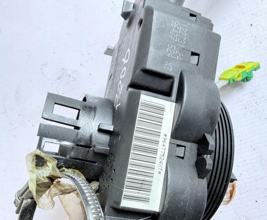 Peugeot 206 hatchback 1.4 8v petrol MT 55 kW 2000  Prepínacie páčky pod volantom 96477524XT