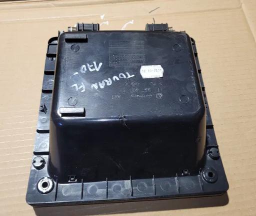 Volkswagen Touran I 2003-2015 hatchback 1.4 TSI petrol MT 103 kW 2013  Priehradka (kastlík) 1T1857921E